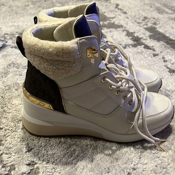 Michael Kors Shoes - Michael kors